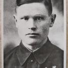 И.И. Вахромеев, до войны секретарь ЦК ЛКСМ Карелии, затем комиссар партизанского отряда "Вперёд".<br />Погиб в 1941г. Похоронен в п. Паданы.